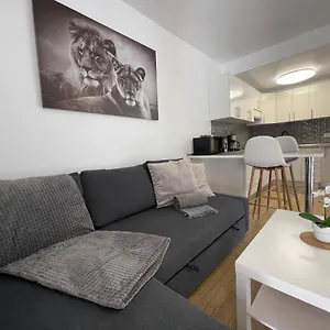Gustamar 13 Apartment
